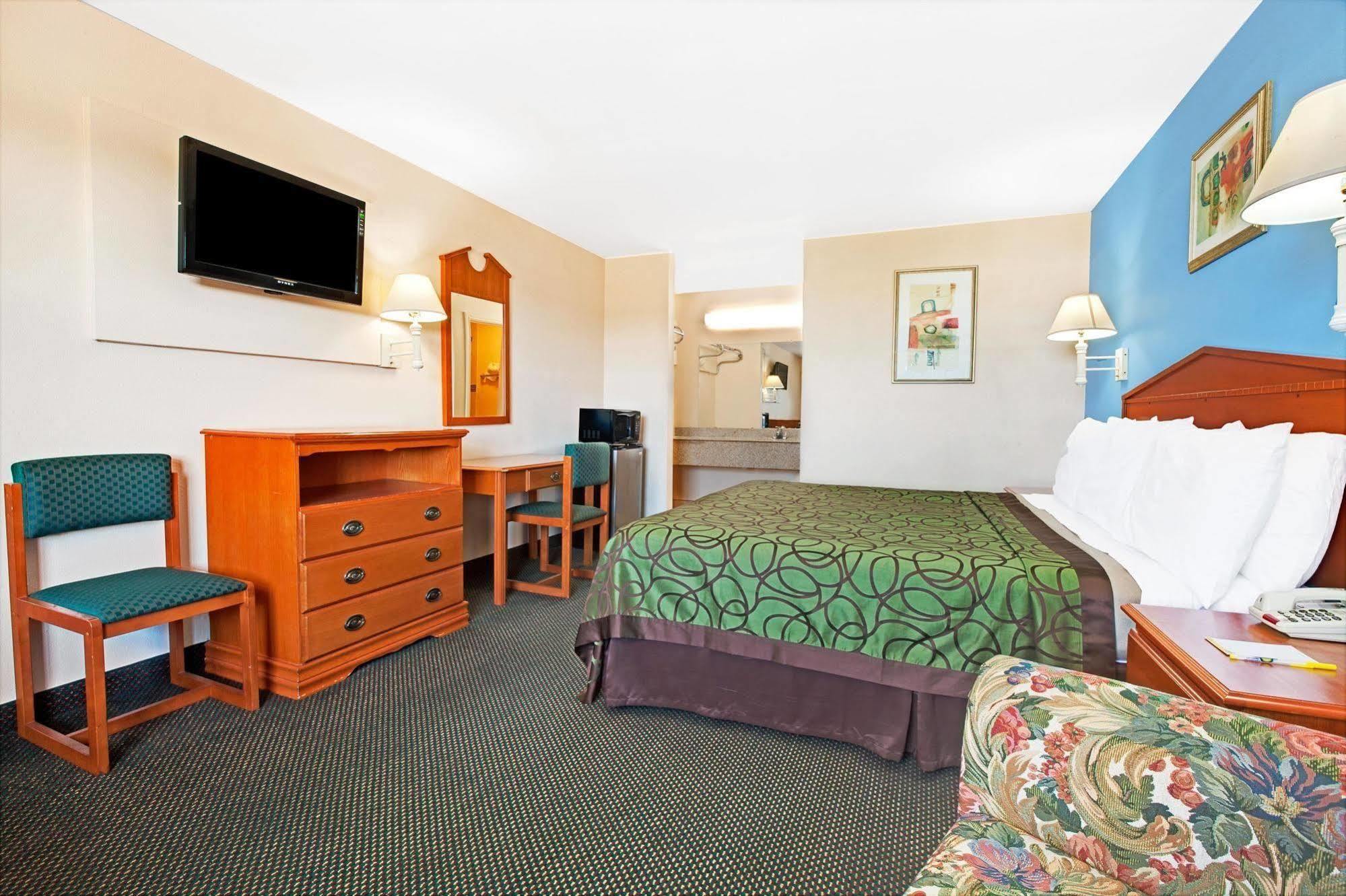 Super 8 By Wyndham Terrell Hotel Buitenkant foto